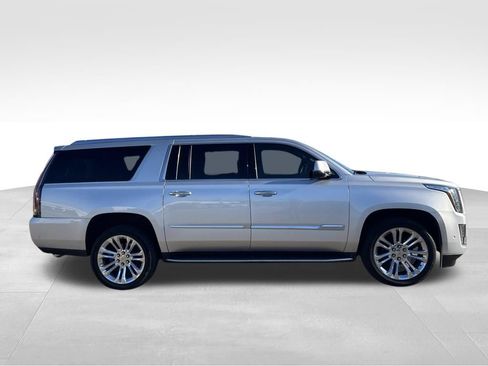 Certified 2020 Cadillac Escalade ESV Premium Luxury w/ LPO, Radiant Package AWD/4WD image 4