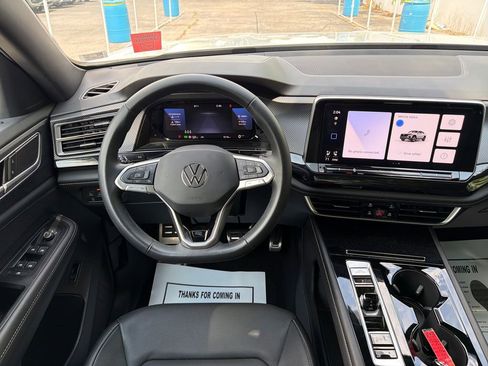 Used 2025 Volkswagen Atlas Cross Sport SEL R-Line AWD/4WD image 30