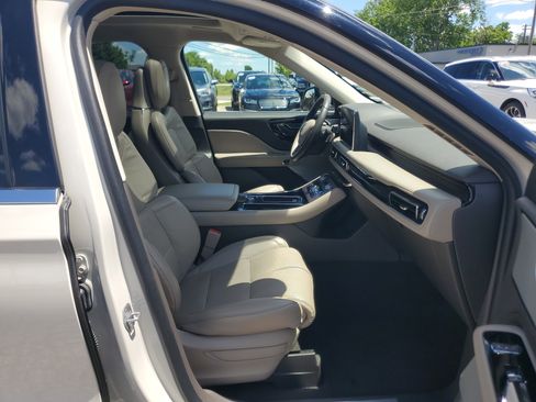 Used 2021 Lincoln Aviator Reserve w/ Equipment Group 202A AWD/4WD image 9