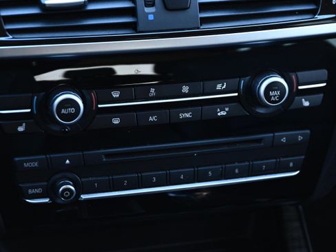 Used 2017 BMW X3 sDrive28i image 16