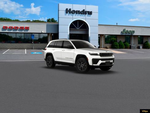 New 2026 Jeep Grand Cherokee Altitude image 11