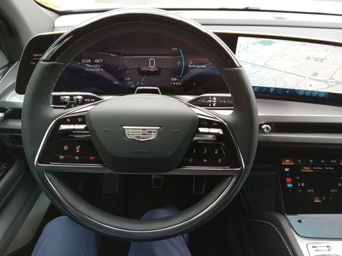 New 2026 Cadillac Vistiq Luxury image 14