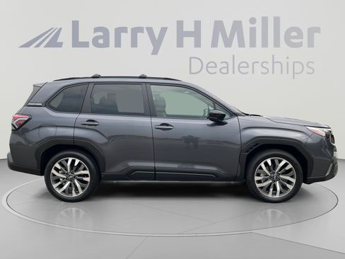 Used 2025 Subaru Forester Touring AWD/4WD image 6