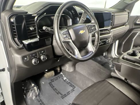 Used 2024 Chevrolet Silverado 2500 LT AWD/4WD image 11