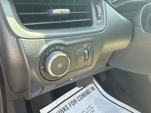 Used 2017 Buick Envision Essence FWD image 18