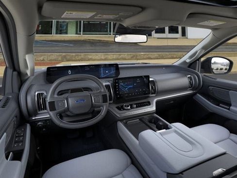 New 2026 Ford Expedition Max Platinum image 32