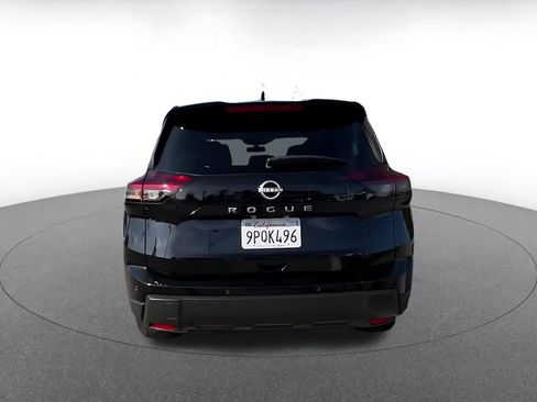 Used 2025 Nissan Rogue SV image 12