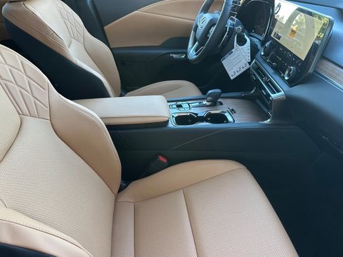 New 2026 Lexus RX 450h AWD image 16