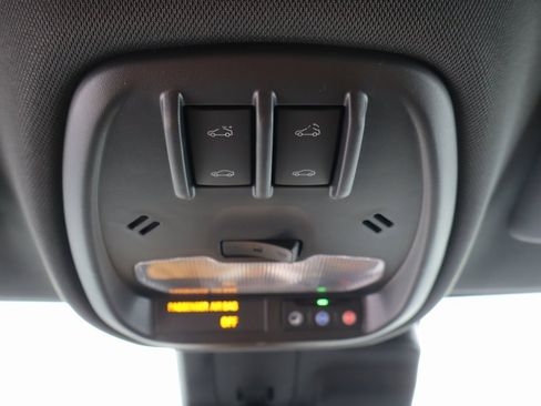 New 2026 Chevrolet Trax RS w/ Sunroof Package image 20