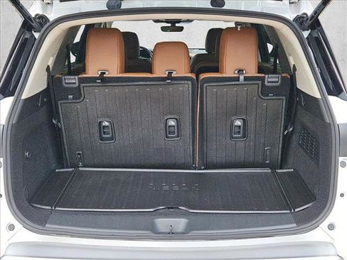 Used 2025 Nissan Pathfinder Platinum AWD/4WD image 7