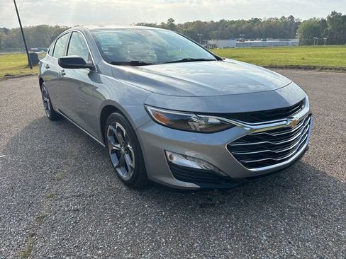 Used 2023 Chevrolet Malibu LT image 2