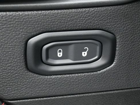 Used 2024 Jeep Wrangler Unlimited Rubicon w/ Convenience Group image 12