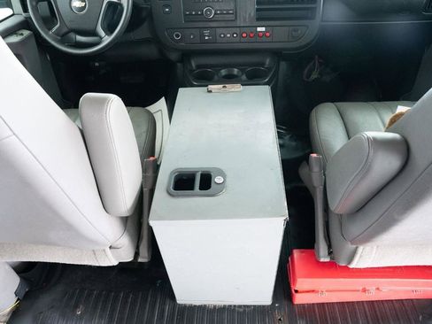 Used 2014 Chevrolet Express 2500 w/ Cold Climate Package image 27