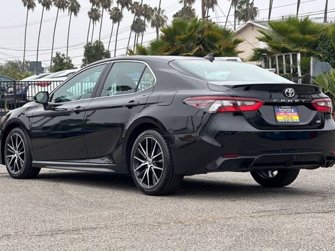 Used 2023 Toyota Camry SE FWD image 6