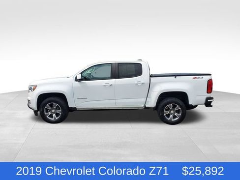 Used 2019 Chevrolet Colorado Z71 AWD/4WD image 2
