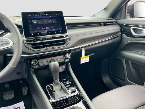 New 2026 Jeep Compass Latitude AWD/4WD image 21