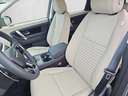 New 2025 Land Rover Discovery Sport S image 15