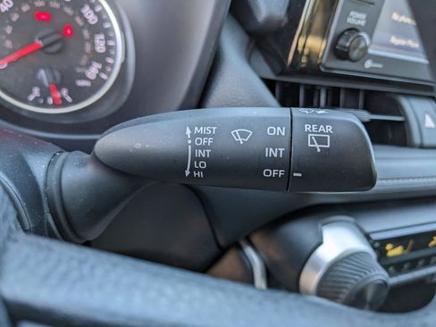 Used 2022 Toyota RAV4 LE image 34