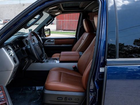 Used 2010 Ford Expedition EL 4WD image 4