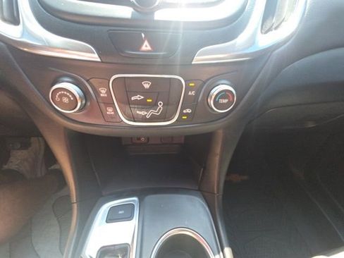 Used 2018 Chevrolet Equinox LT AWD/4WD image 16