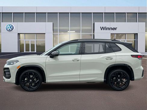 Used 2026 Volkswagen Tiguan SE R-Line AWD/4WD image 2