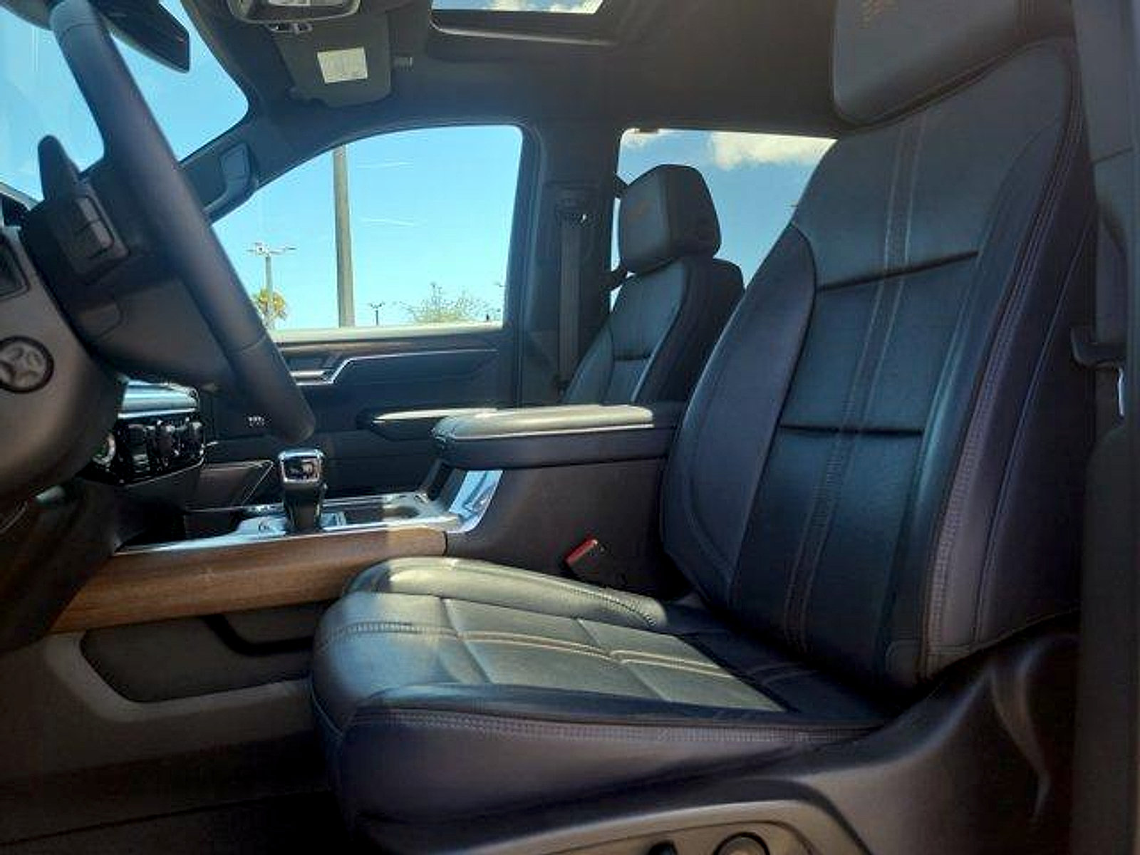 Used 2022 Chevrolet Silverado 1500 High Country RWD image 23