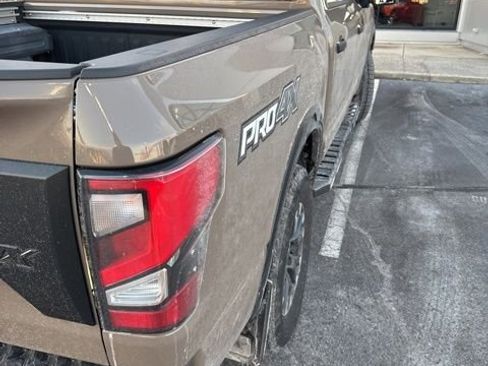 Used 2024 Nissan Titan PRO-4X w/ Pro-4x Convenience Package image 15