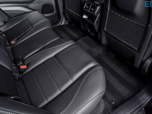 Used 2025 Mercedes-Benz GLE 450 4MATIC image 23