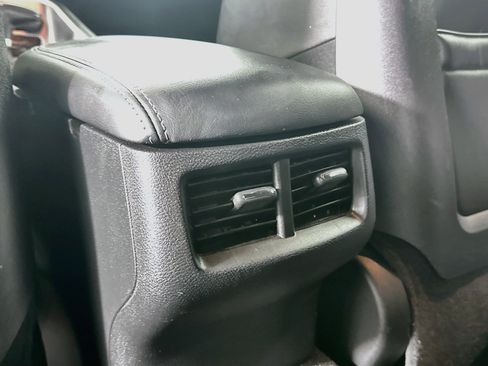 Used 2022 Dodge Challenger SXT w/ Plus Package RWD image 27