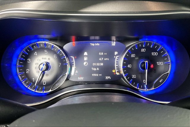 Used 2019 Chrysler Pacifica Limited w/ Tire & Wheel Group FWD image 22