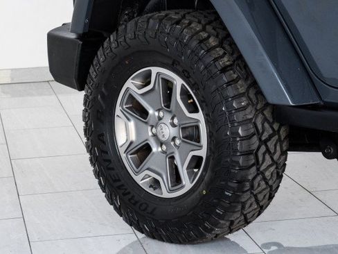 Used 2017 Jeep Wrangler Unlimited Rubicon w/ Connectivity Group image 54