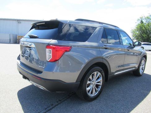Used 2023 Ford Explorer XLT w/ Equipment Group 202A AWD/4WD image 3