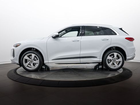 Used 2025 Audi Q5 Premium Plus AWD/4WD image 6