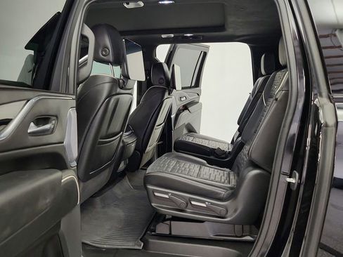 Used 2023 Cadillac Escalade ESV V w/ Heavy-Duty Trailer Package image 34