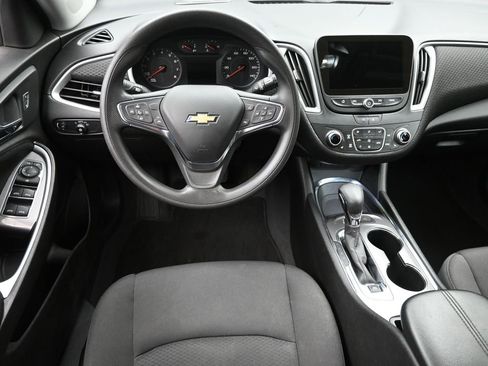 Used 2024 Chevrolet Malibu LT image 11