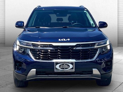 Used 2024 Kia Seltos EX AWD/4WD image 2