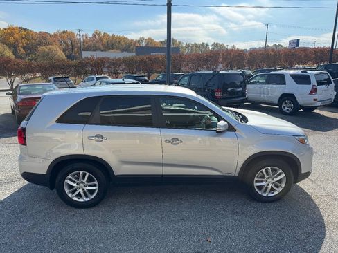 Used 2014 Kia Sorento LX AWD/4WD image 5