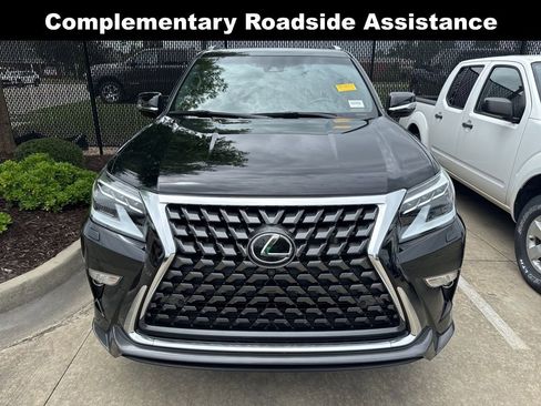 Used 2023 Lexus GX 460 Luxury w/ Sport Design Package AWD/4WD image 3
