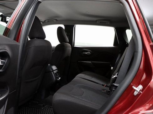 Used 2020 Jeep Cherokee Latitude w/ Cold Weather Group image 12