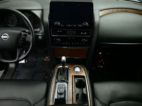 Used 2024 Nissan Armada SL image 6