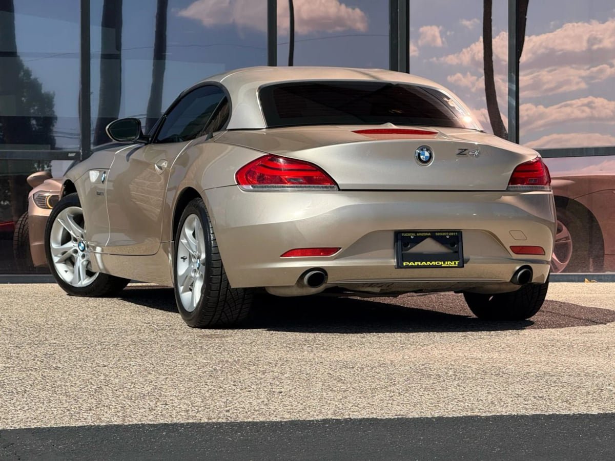 Used 2011 BMW Z4 sDrive35i RWD image 11