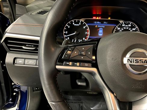 Used 2019 Nissan Altima 2.5 SR FWD image 11