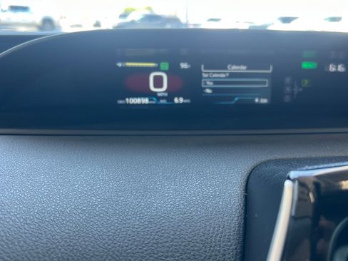 Certified 2022 Toyota Prius LE image 21