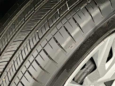 Used 2024 Toyota Corolla Cross L image 36