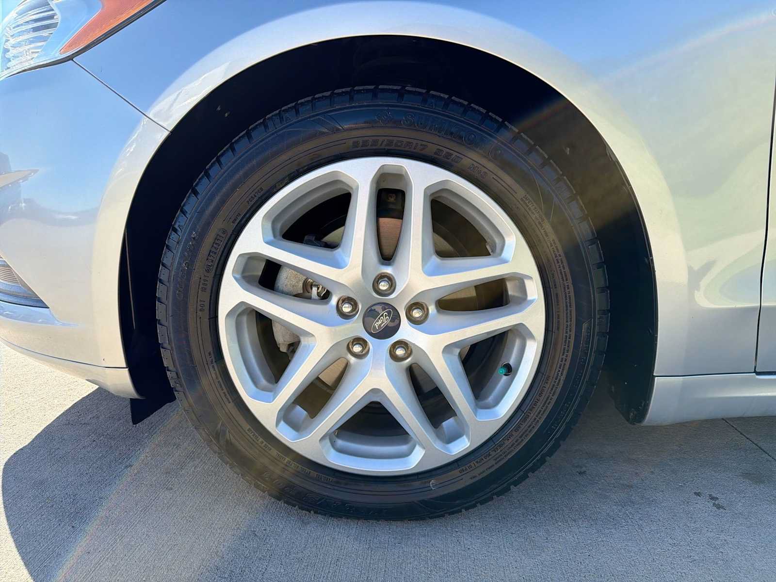 Used 2015 Ford Fusion SE FWD image 10