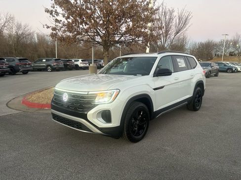 New 2026 Volkswagen Atlas Peak Edition AWD/4WD image 7
