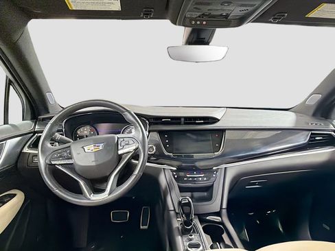 Used 2024 Cadillac XT6 Sport w/ Technology Package AWD/4WD image 25