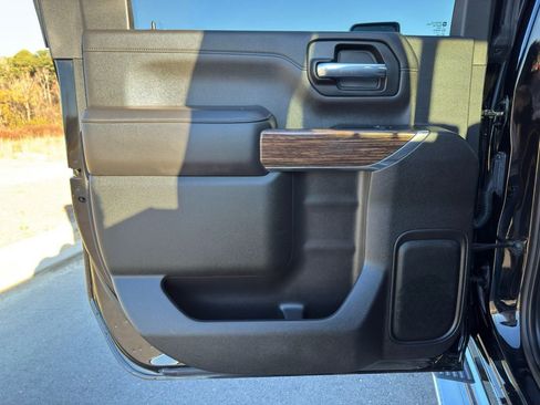 Used 2022 Chevrolet Silverado 2500 High Country image 21