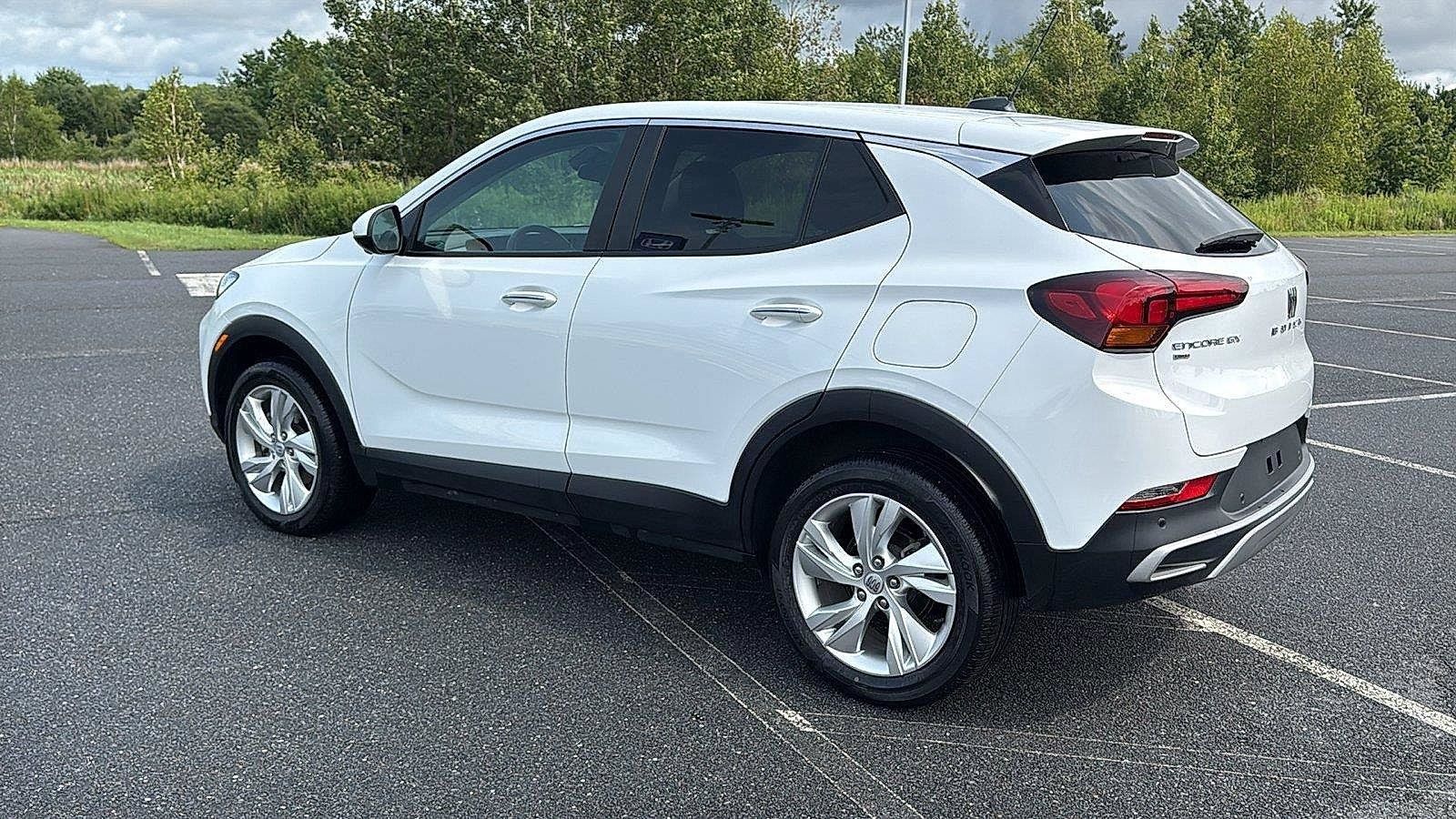 Used 2024 Buick Encore GX Preferred w/ Advanced Technology Package AWD/4WD image 9