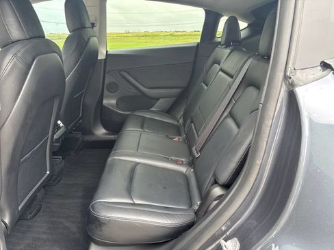 Used 2022 Tesla Model Y Performance AWD/4WD image 11